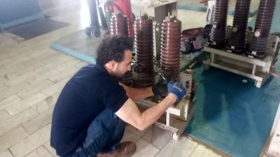 تعویض کلید SF6  تاسیسات منصوری یک