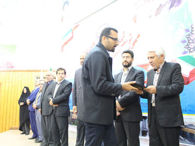 از پژوهشگران برتر شرکت بهره برداری مارون تقدیر شد