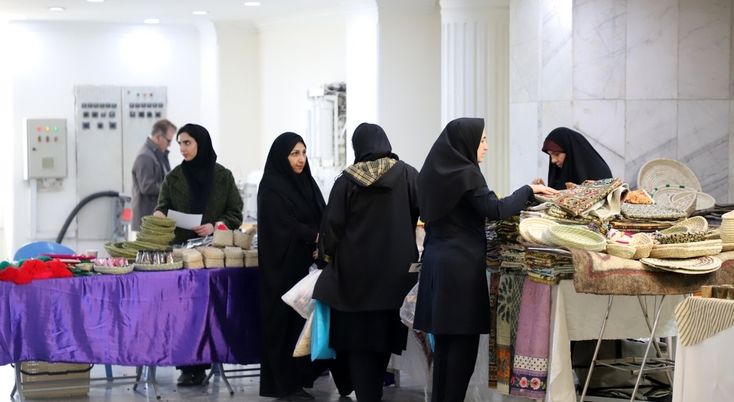 نمایشگاه مشاغل خانگی در سازمان آب و برق خوزستان برگزار شد