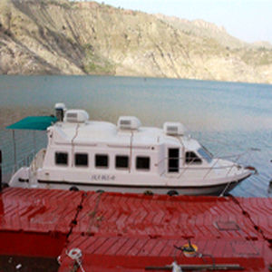 گشت در دریاچه سد مخزنی مارون با کشتی تفریحی یوتاب