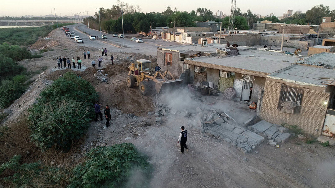 یک هکتار از اراضی رودخانه کارون آزاد سازی شد