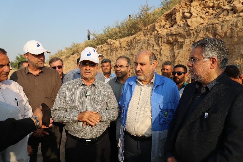 اجرای پروژه حفاظت و تثبیت ساحل رودخانه دز در محدوده روستای یشان‌سخی شوشتر / عملیات ۱۵۰ متر بحرانی از پروژه تا یک ماه آینده اجرا می‌شود