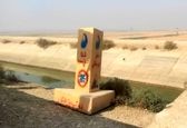 عملیات نصب تابلو بتنی هشدار سه وجهی شنا ممنوع و خطر سقوط در کانال در نقاط حادثه خیز شبکه دشت آزادگان