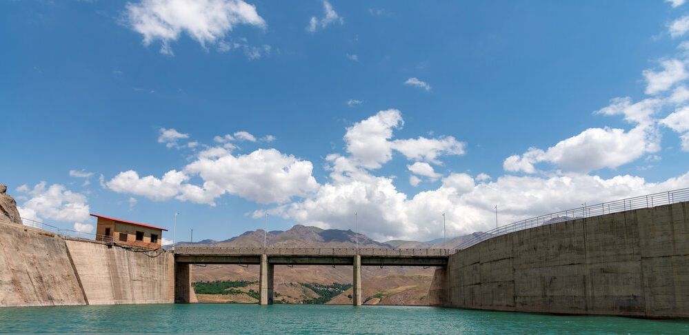 بهره برداری و نگهداری از سد و نیروگاه طالقان تهران به شرکت تعمیرات واگذار شد