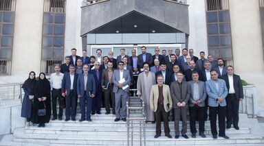 نشست مدیرعامل سازمان آب و برق خوزستان با معاونان، مشاوران، مدیریت های مستقل و مدیران عامل شرکت های طرف قرارداد با سازمان