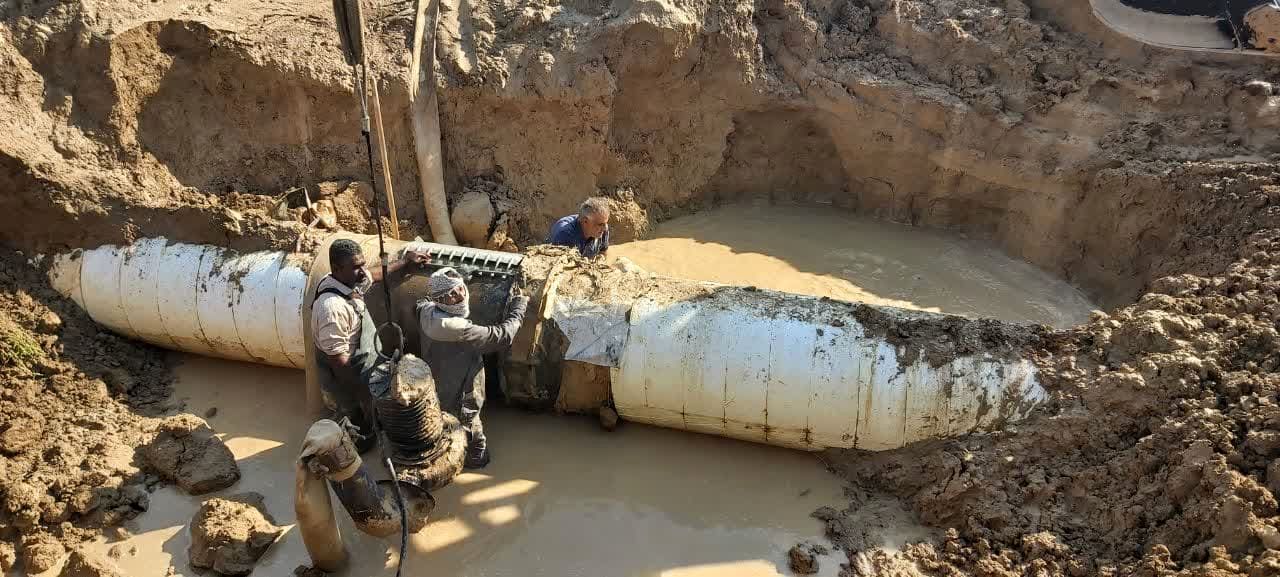 رفع شکستگی خط لوله انتقال آب به شهرستان امیدیه و رامشیر