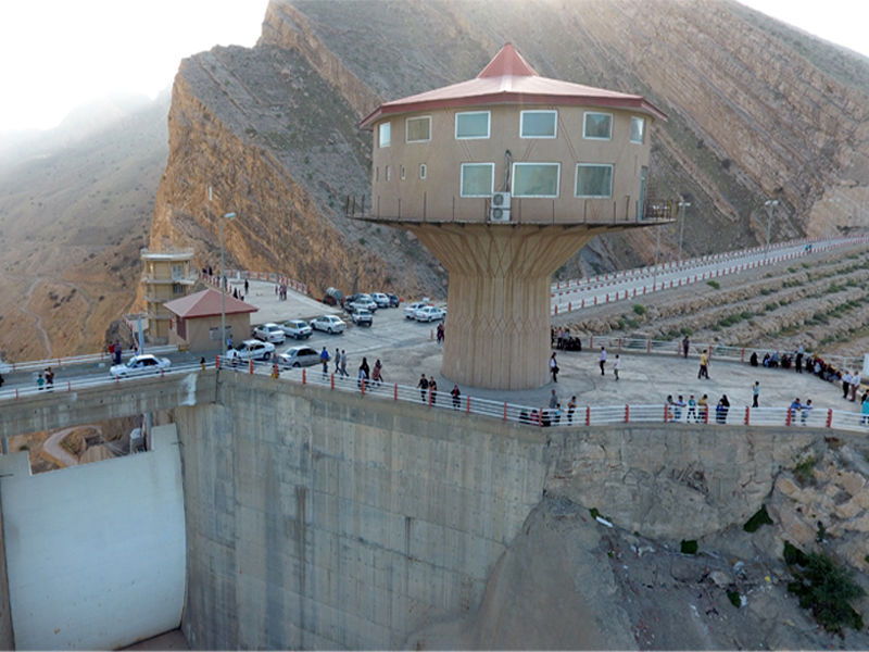 بازدید زمستانه شهروندان و گردشگران از سد مارون  