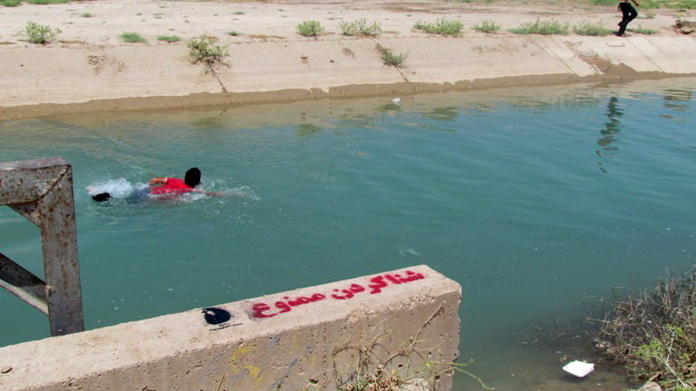شنا در کانال های آبیاری شمال خوزستان ممنوع است