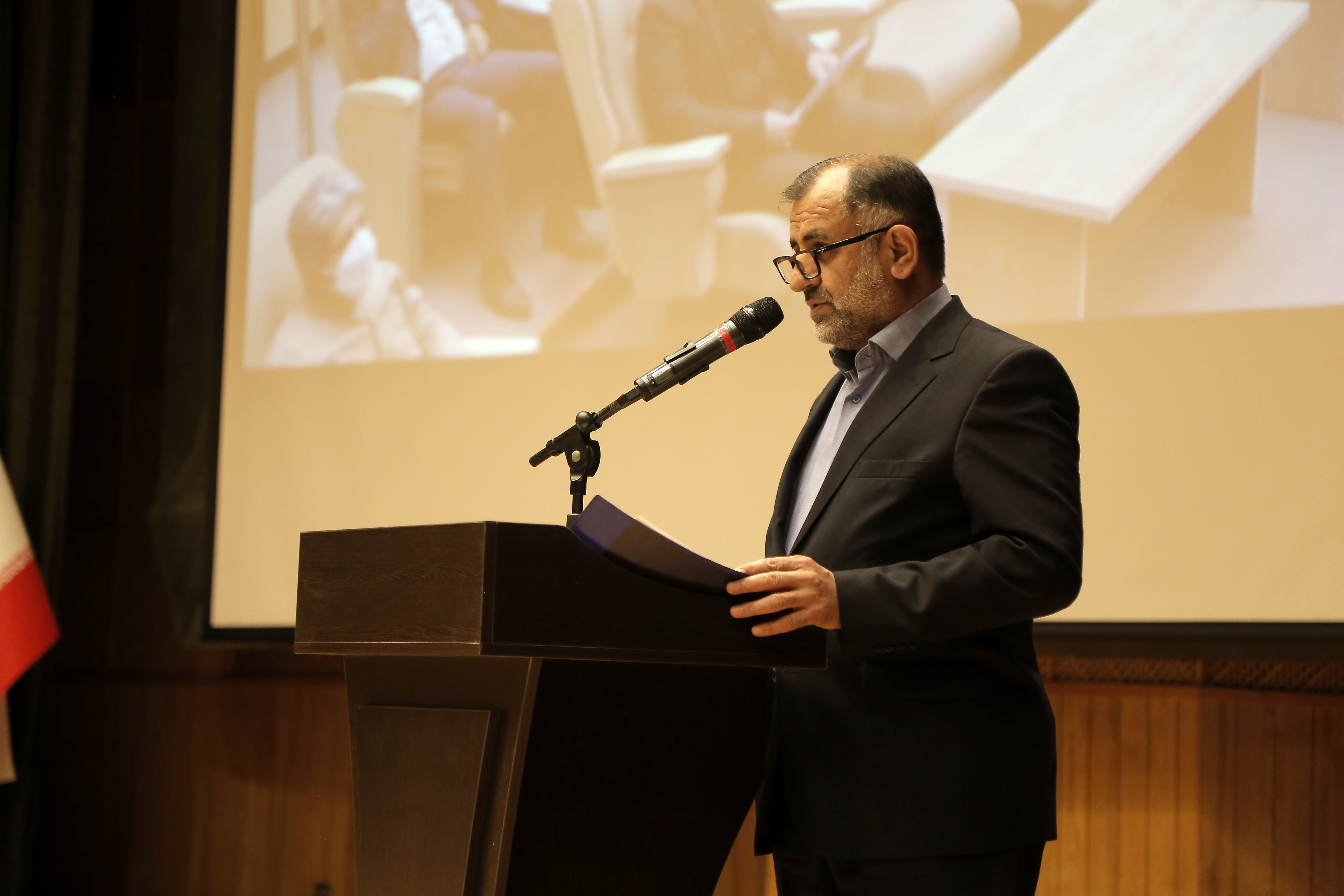 پیام مدیرعامل سازمان آب و برق خوزستان به مناسبت فرا رسیدن روز کارگر