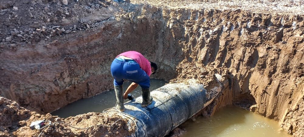 خطوط لوله آبرسانی به نواحی شلمچه در حال ترمیم است