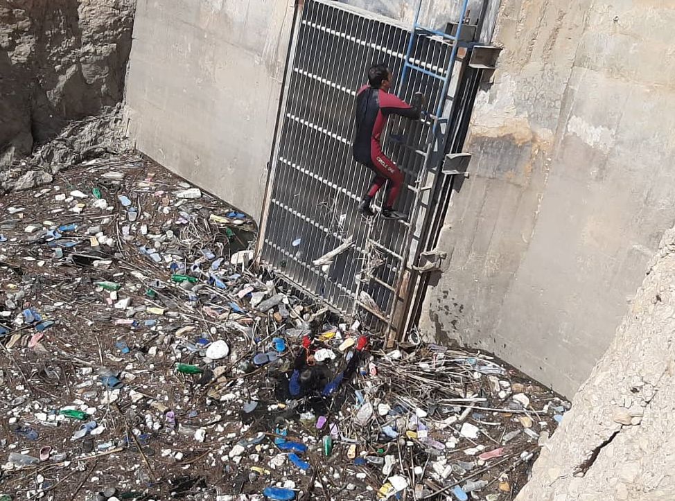 رفع انسداد دریچه ورودی آب به تاسیسات آبرسانی شهید بهنام محمدی مسجد سلیمان