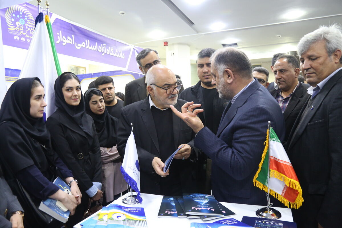 افتتاح غرفه سازمان آب و برق خوزستان در بیست‌و‌ششمین نمایشگاه پژوهش و فناوری