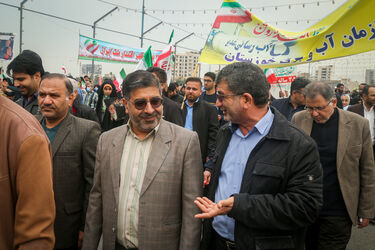 edited-rahpeymaie 22 bahman (161) (resize)