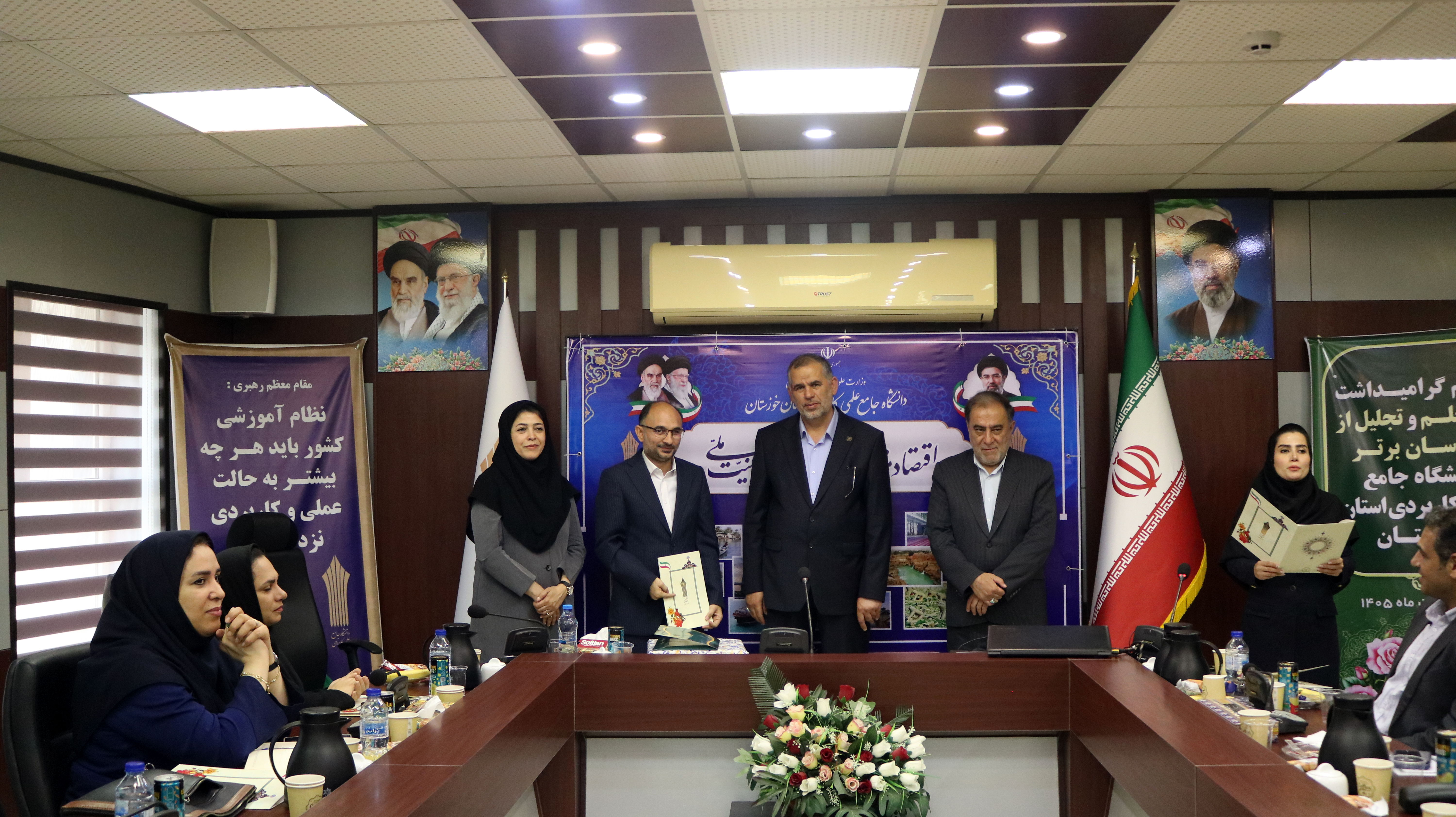 معرفی کارمند سازمان آب و برق خوزستان به عنوان مدرس برتر دانشگاه جامع علمی کاربردی استان خوزستان