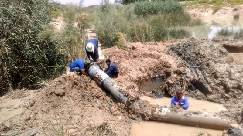 تعویض زانو 45 درجه روی خط لوله انتقال آب به شهرستان هندیجان