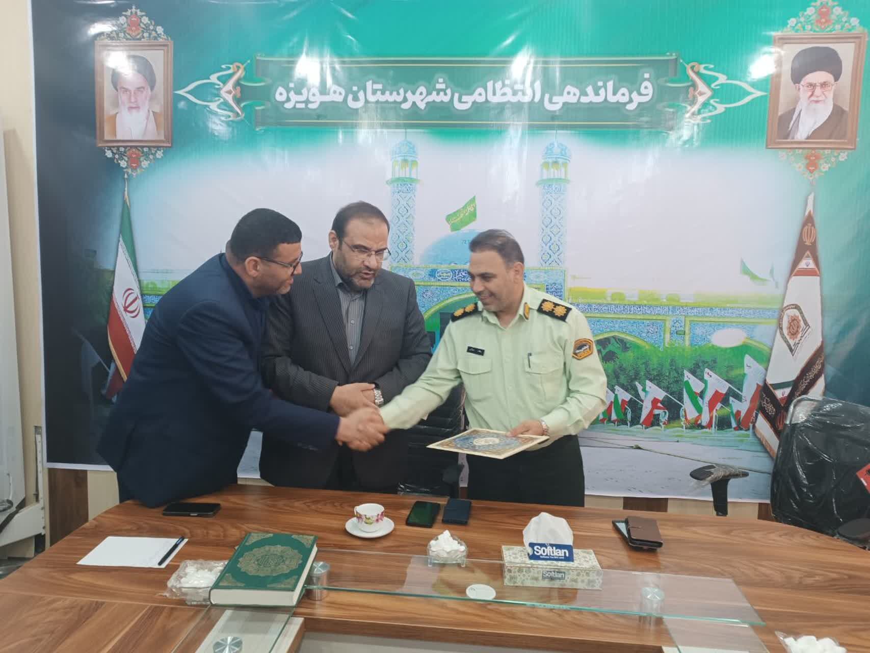 دیدار مدیرعامل شرکت بهره‌برداری از شبکه‌های آبیاری کرخه و شاوور با فرمانده انتظامی شهرستان هویزه به مناسبت هفته نیروی انتظامی