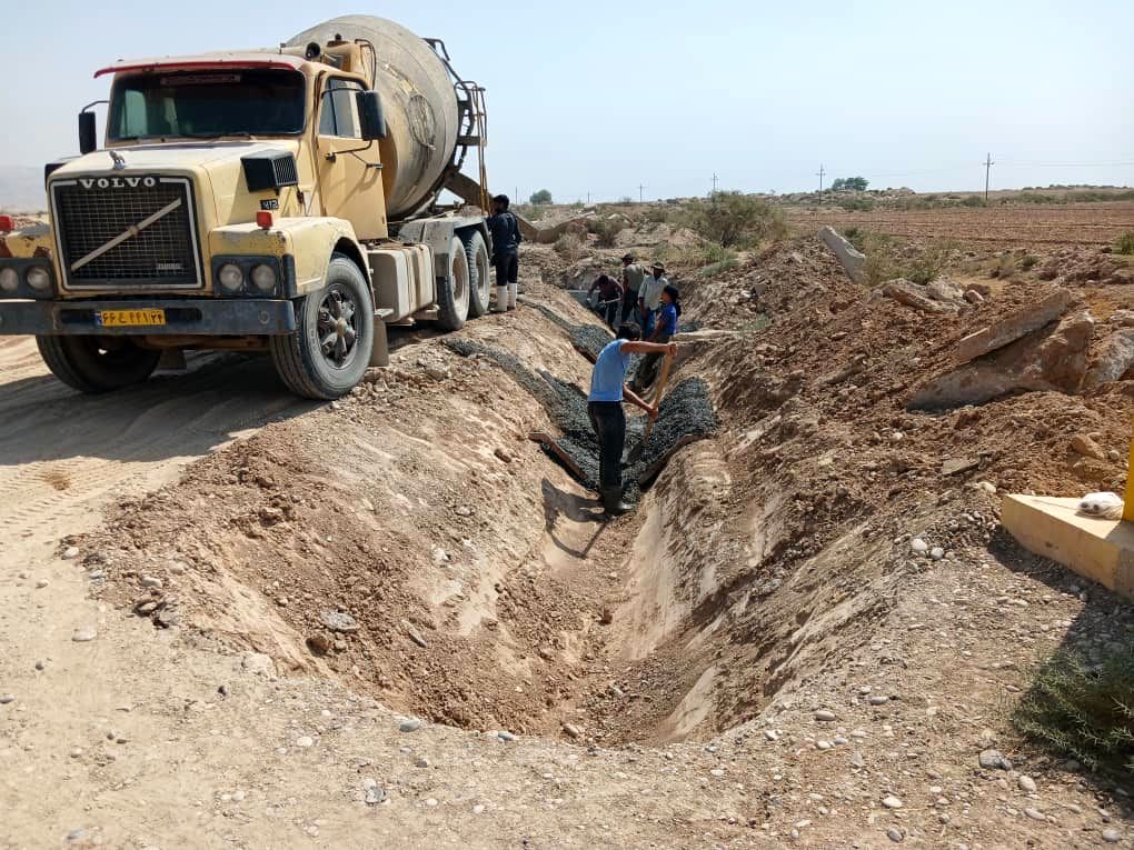 اصلاح ورودی کانال LC2 در شبکه آبیاری شهید رجایی امیدیه گامی مؤثر در خدمت به کشاورزان