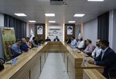 آیین تجلیل از کارکنان خانواده شهید در شرکت زهره و جراحی به مناسبت هفته دفاع مقدس برگزار شد