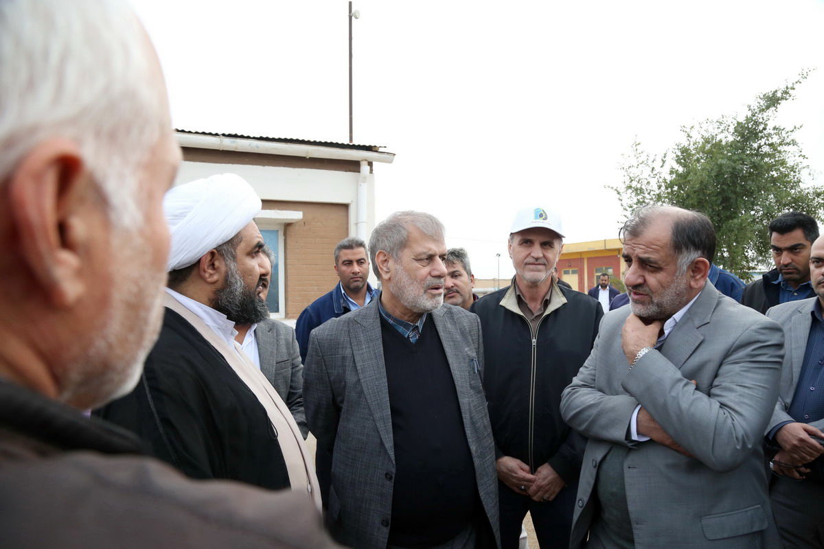 بازدید نماینده مردم در مجلس شورای اسلامی و امام جمعه ماهشهر از پروژه افزایش ظرفیت ایستگاه پمپاژ و تصفیه خانه مرغزار