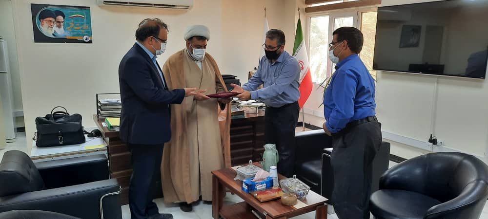  طی مراسمی از رزمندگان همکار در سازمان آب و برق خوزستان تقدیر شد