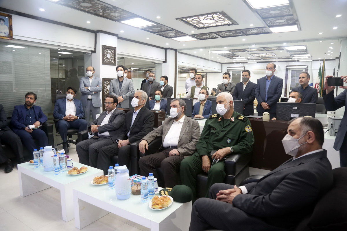 بازدید معاون اقتصادی رییس جمهور و استاندار از رصد خانه آب و انرژی سازمان آب و برق خوزستان