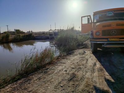 عملیات جلوگیری از تخریب تأسیسات شبکه آبیاری در پی برداشت غیرمجاز آب توسط تانکرهای سیار