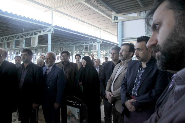 پاسداشت روز شهید با حضور مقامات سازمان آب و برق خوزستان در گلزار شهدای اهواز