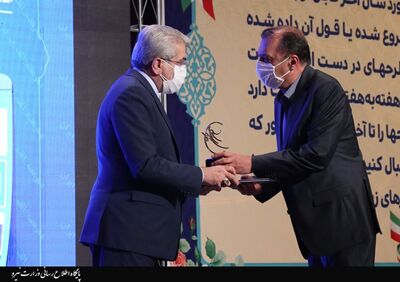 وزیر نیرو از تولیدکنندگان برتر برق کشور تقدیر کرد