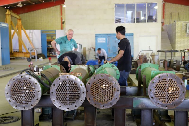 تعمیرات اساسی کندانسورهای سیستم تهویه سد و نیروگاه مسجدسلیمان انجام شد