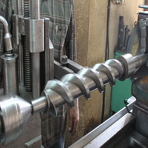 پمپ هیدرولیک نیروگاه مسجدسلیمان توسط متخصصان داخلی بازسازی شد