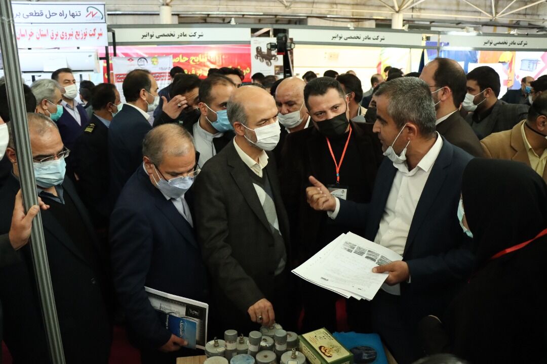 برپایی غرفه سازمان آب و برق خوزستان در نمایشگاه هفته پژوهش در محل پژوهشگاه نیروی تهران