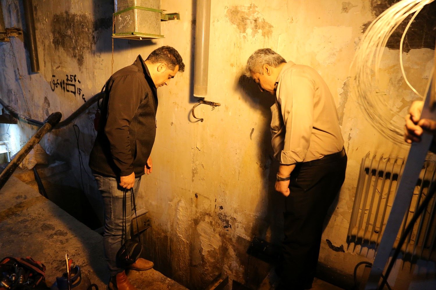 مهار نشتی دریچه تخلیه پایین دستی سد و نیروگاه مسجدسلیمان