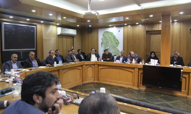 نشست مدیرعامل سازمان آب و برق خوزستان با معاونان، مشاوران، مدیریت های مستقل و مدیران عامل شرکت های طرف قرارداد با سازمان