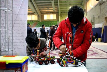 دومین جشنواره و مسابقات فناوری های نوین صنعت آب و برق در اهواز آغاز به کار کرد