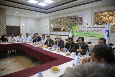 نشست فعالان محیط زیست استان با مدیرعامل سازمان آب و برق خوزستان