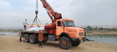نصب تابلوهای بتنی در مقاطعی از سواحل رودخانه کارون 