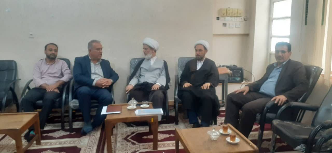 جلسه تشریح مصوبات شورای کشاورزی استان خوزستان در دیدار با امام جمعه شهرستان شوشتر