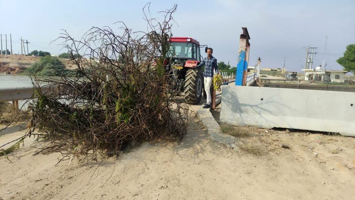 عملیات پاکسازی مقطع ورودی دریاچه سد خیرآباد