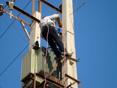 رفع نشتی روغن ترانسفورماتور اصلی ایستگاه پمپاژ KO3 شبکه آبیاری آبادان