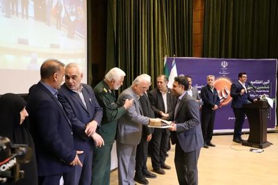 اختتامیه ششمین جشنواره روابط عمومی‌های خوزستان با محوریت روایتگری جنگ و مقاومت برگزار شد