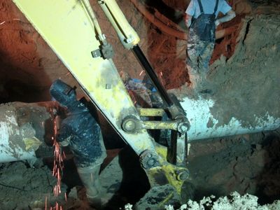 روند انتقال آب به شهرهای امیدیه و رامشیر به حالت عادی بازگشت