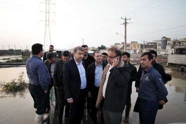 بسیج سازمان آب و برق خوزستان برای دفع آب های سطحی