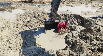 ترمیم و تعمیر ۲ نقطه از خط لوله ۵۰۰ میلیمتری آبرسانی به شهرستان هندیجان انجام شد