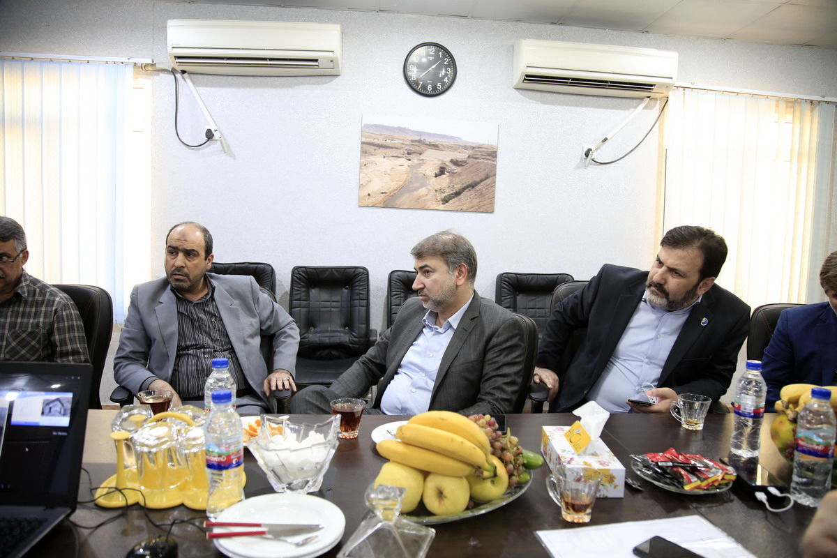 گزارش تصویری بازدید مدیرعامل سازمان آب و برق خوزستان از سد و نیروگاه کرخه، دز و بالارود

 
 
