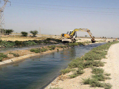 لایروبی کانال ها و زهکش های زیر پوشش شبکه های آبیاری مارون