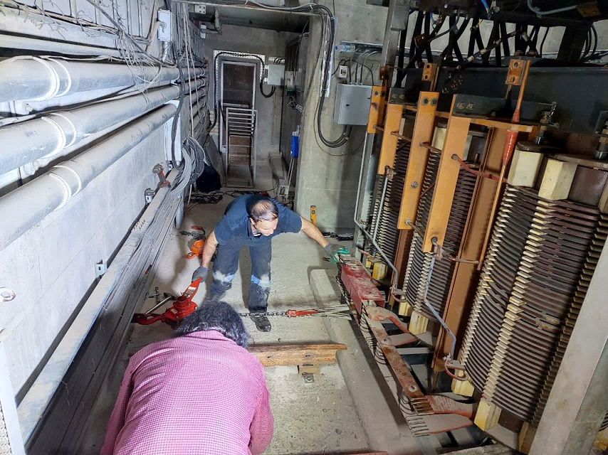 تعویض ترانس مصرف داخلی واحد یک نیروگاه اول سد دز با هدف افزایش پایداری بهره‌برداری