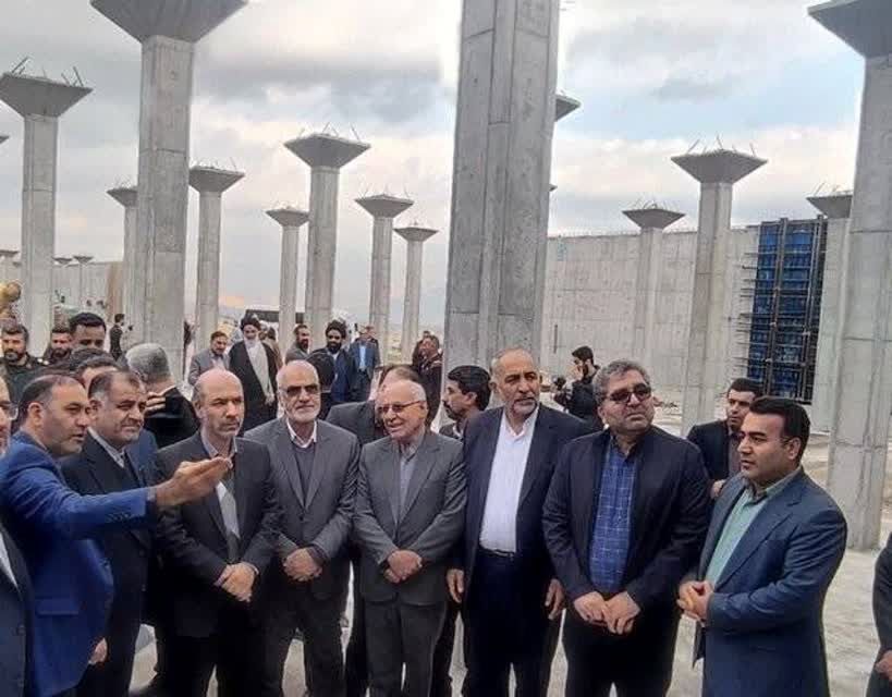 بازدید وزیر نیرو از مخزن 20 هزار مترمکعبی آب ایذه