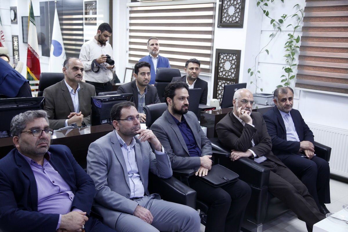 بازدید استاندار خوزستان از مرکز رصدخانه آب و انرژی سازمان آب و برق خوزستان