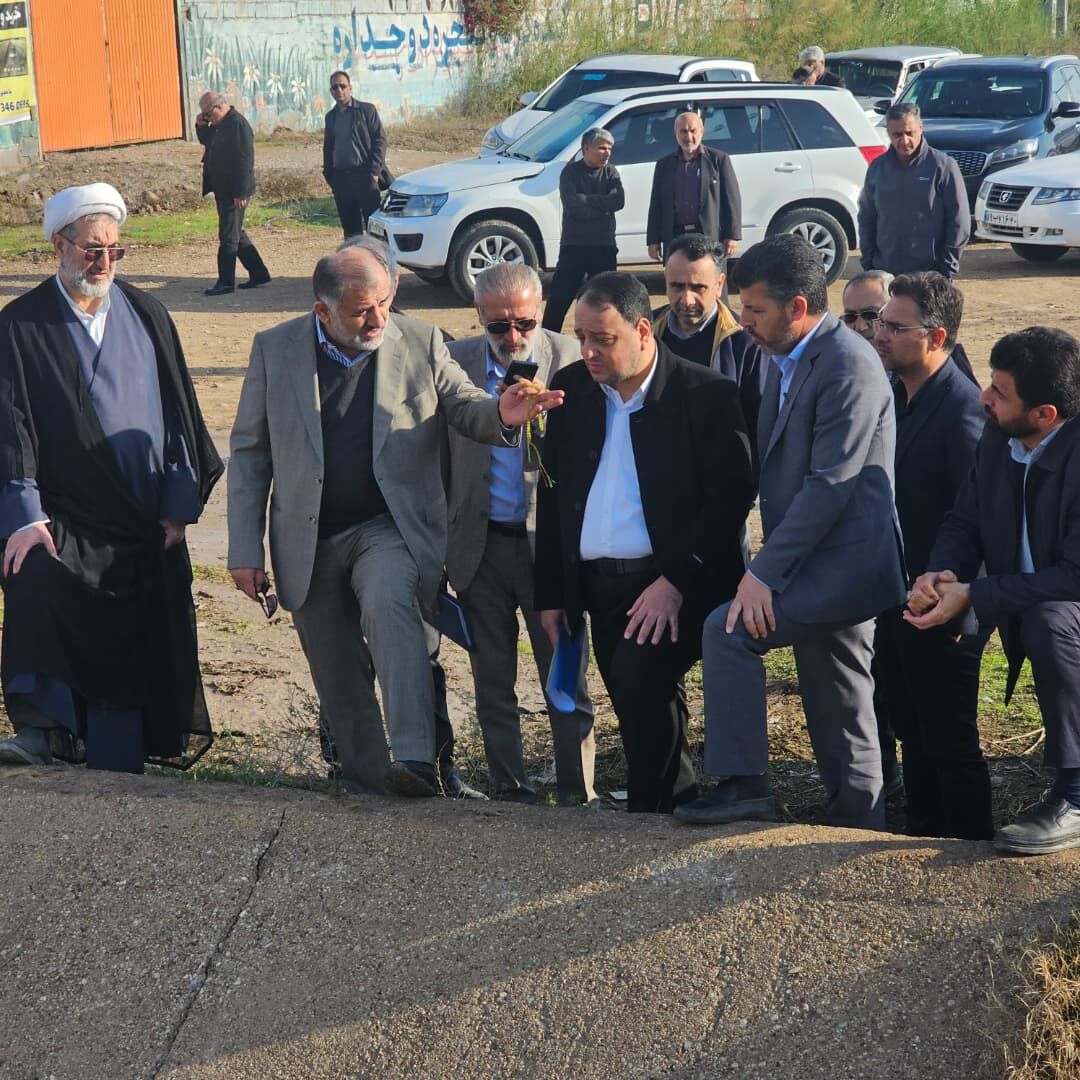 بازدید میدانی مدیرعامل سازمان آب و برق خوزستان از شبکه‌های آبیاری و تأسیسات آبی شهرستان دزفول