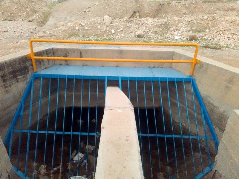 بازسازی و نصب آشغالگیر سیفون های شبکه آبیاری شمال بهبهان